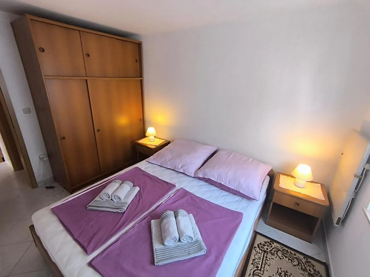 Small House Apartment Near The Beach Valbandon
